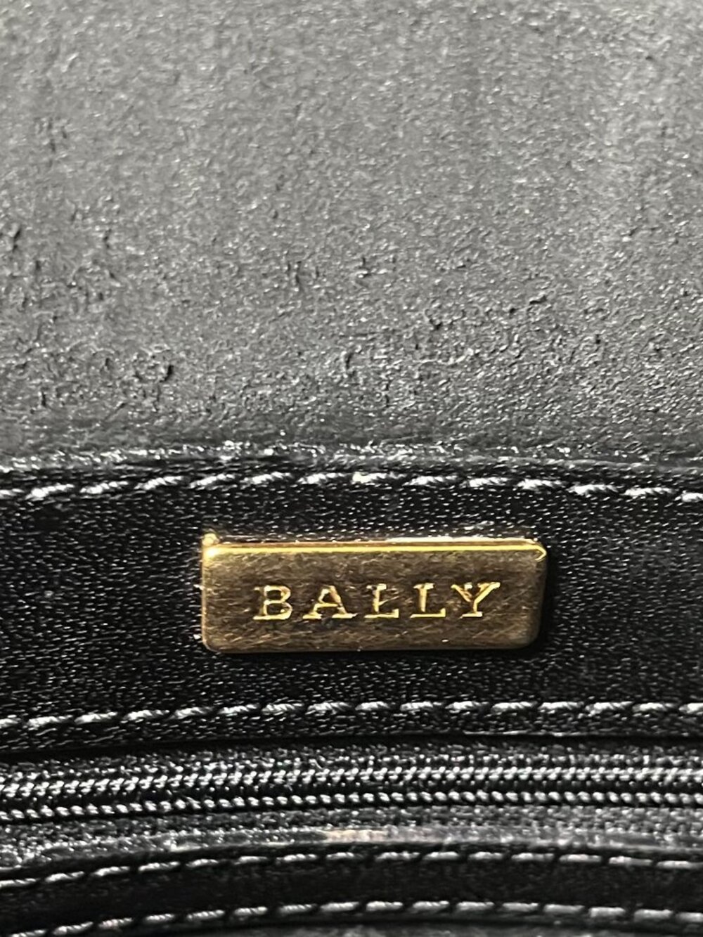 Bally Black Leather Dome Gold Chain Vintage Shoulder Bag - Picture 13 of 13